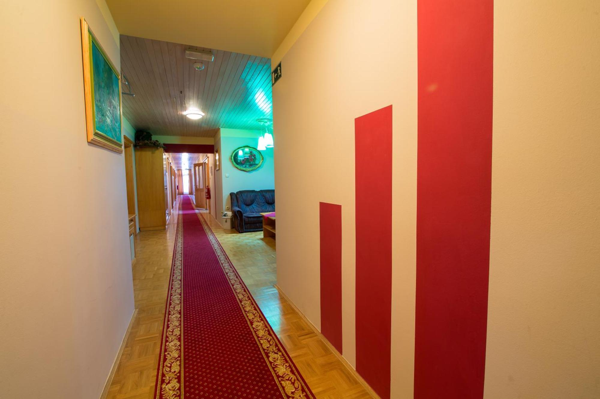 Guesthouse Smogavc Зрече Номер фото